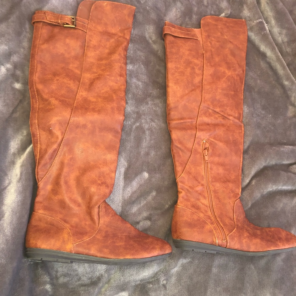 Cute tan boots never worn